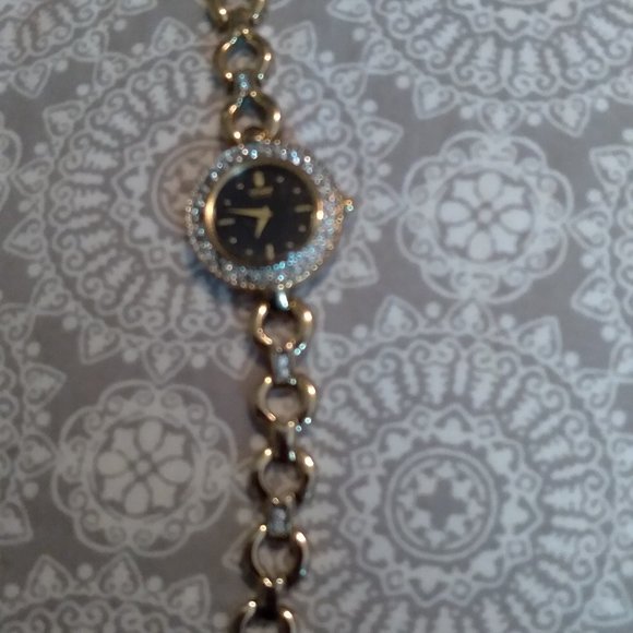 Ladies Citizen Eco-Drive w/ Swarovski Crystals and black dial - Picture 8 of 9